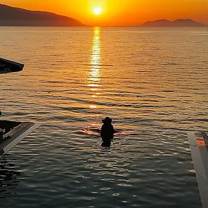 Hotel Dukes Albania, Radhime