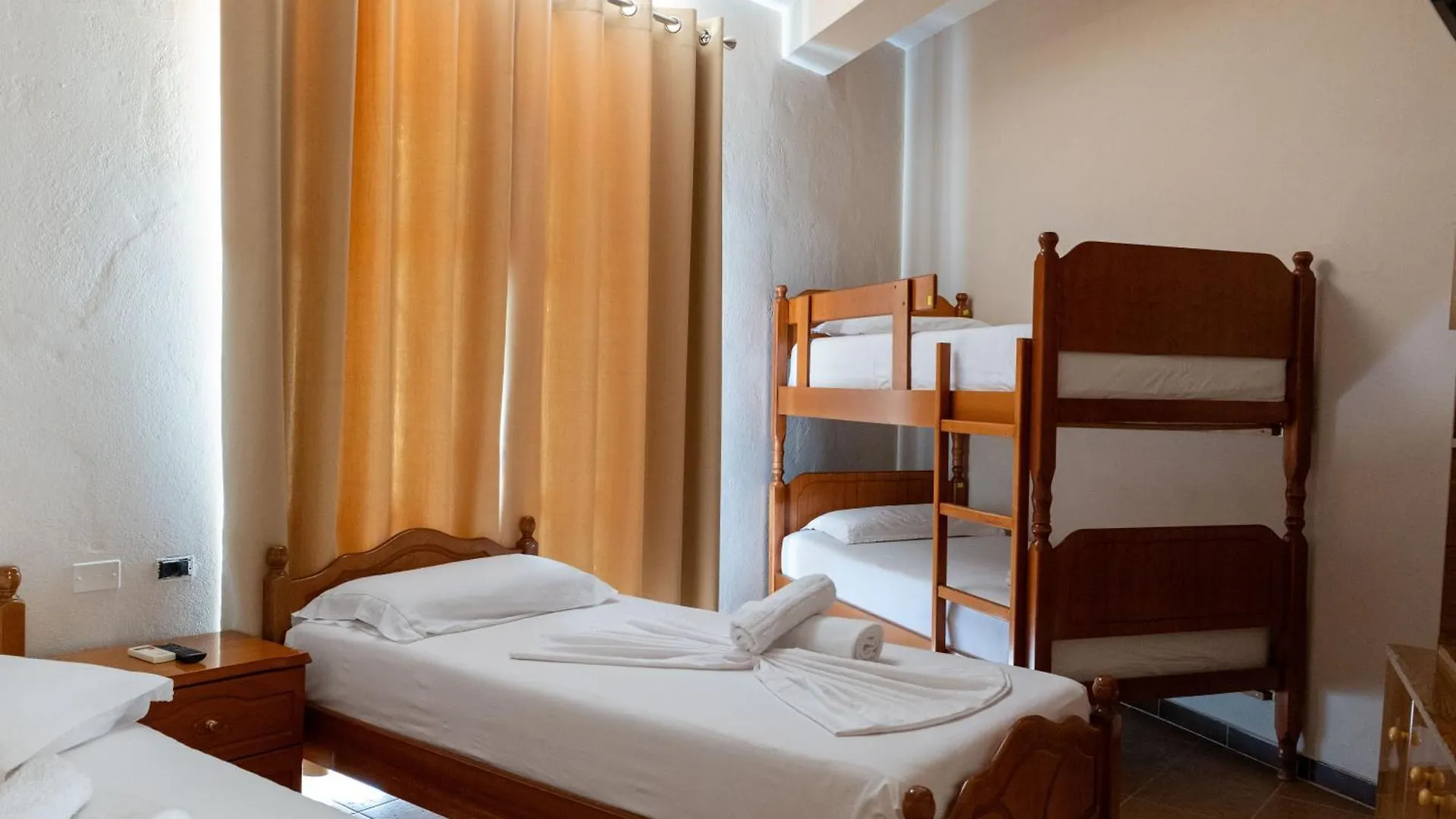 Hotel Nika Radhime 2*,  Albania