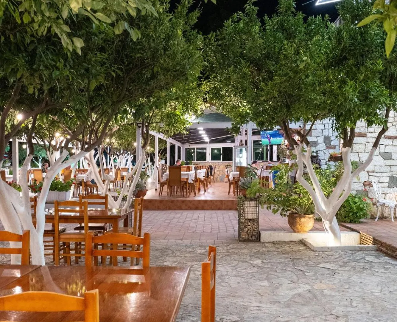 Hotel Nika Radhime 2*,  Albania