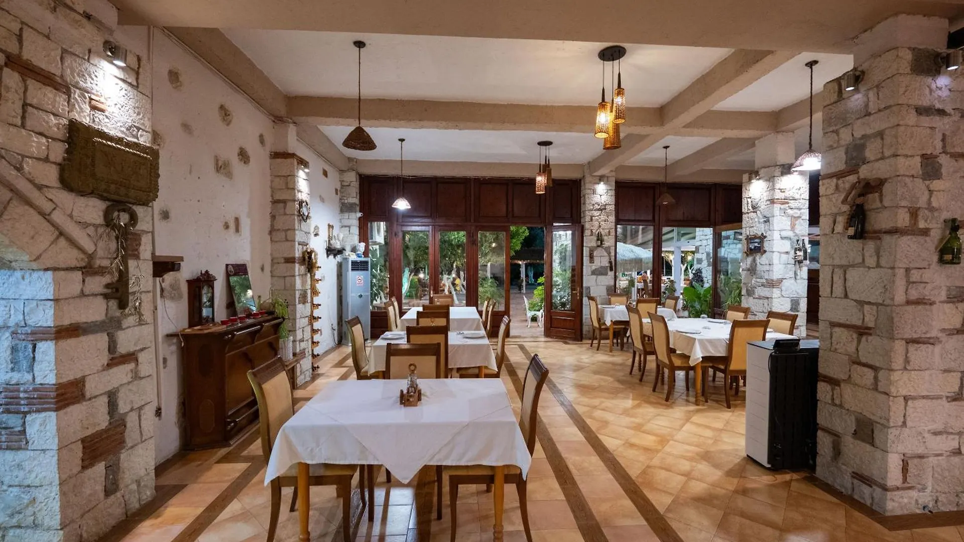 **  Hotel Nika Radhime Albania