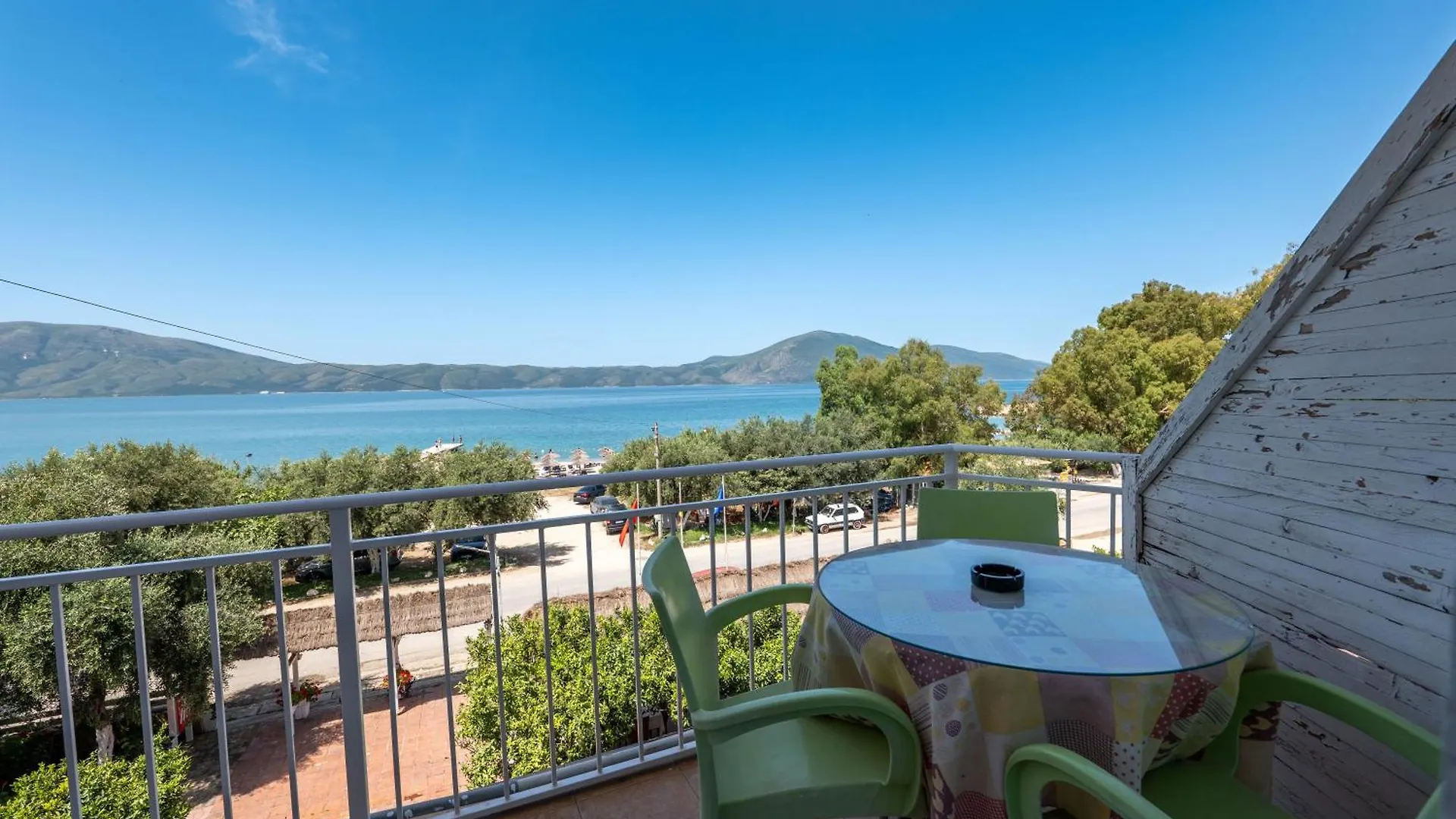 Hotel Nika Radhime 2*,  Albania